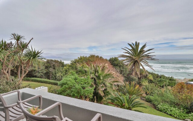 Hermanus Beachfront Lodge