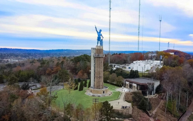 FRONTDESK Lakeview Green Apts Birmingham