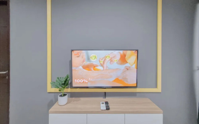 Minimalist 1Br At Patraland Amarta Apartment