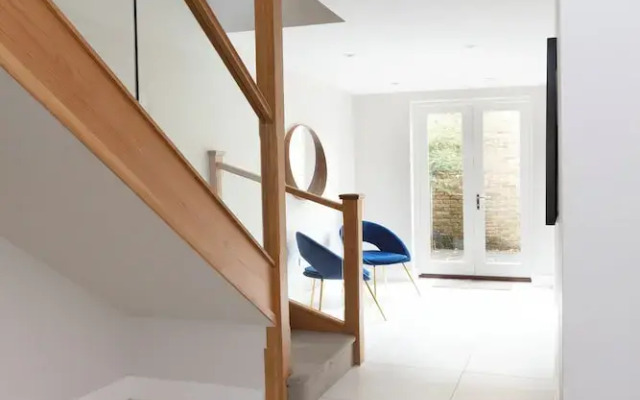 Fabulous Central Windsor Town House