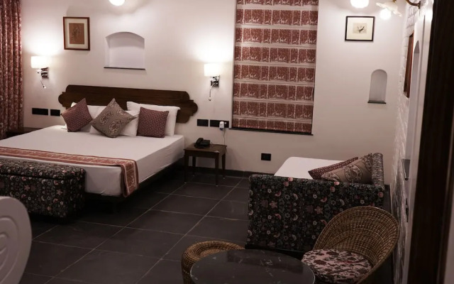 Village Machaan Resort