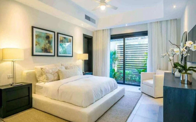 Sunny Vacation Villa 68