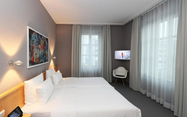 MOMA1890 Boutique Hotel