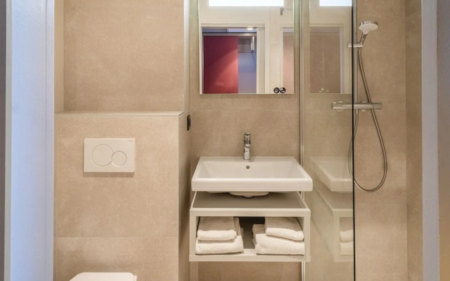 Brit Hotel Nantes Beaujoire - L'Amandine