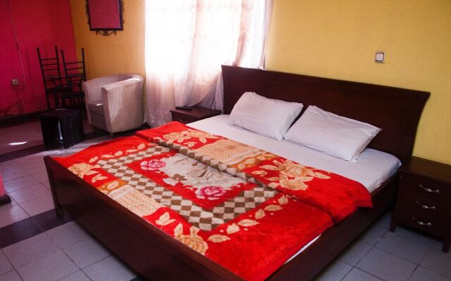 Alfoscar Hotel & Suites