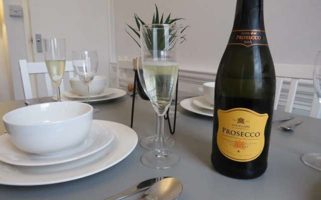 Boutique Georgian City Centre Apartment