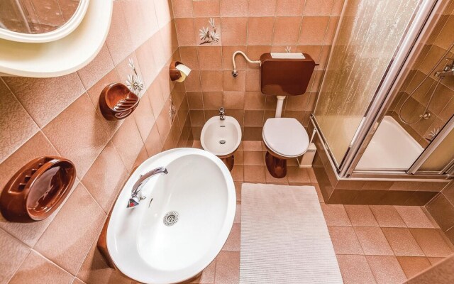 Stunning Apartment in Malinska With 3 Bedrooms and Wifi