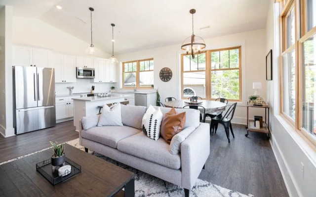 Franklin at Main & Pine