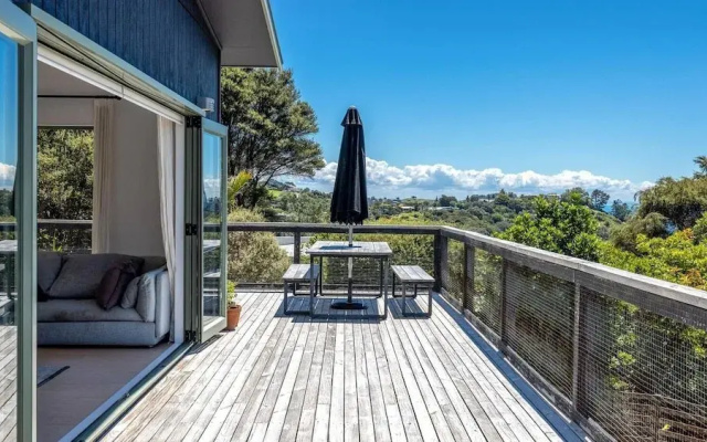 Onetangi Seaview Residence