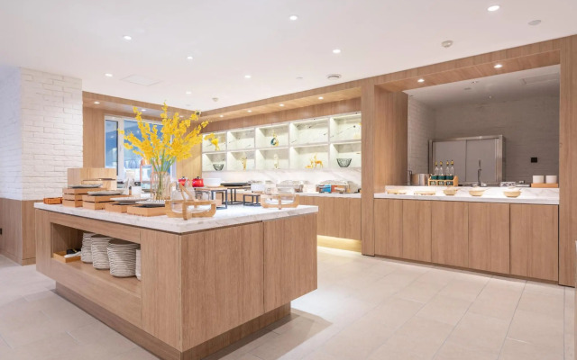 HanTing Hotel (Jinan Yingxiongshan Road Luneng Lingxiu Cheng)