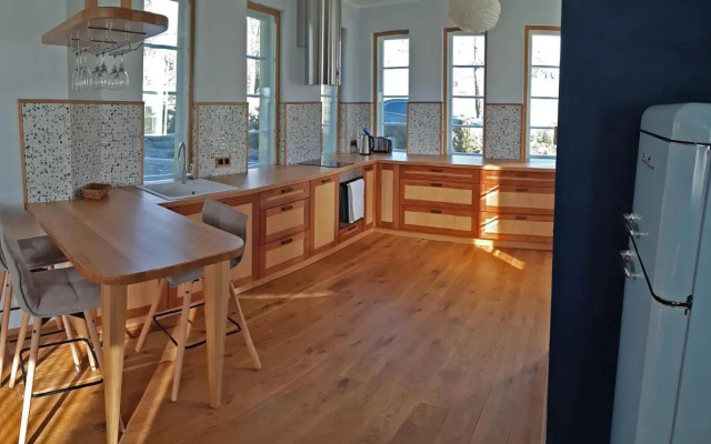 "Winter" Apartment
