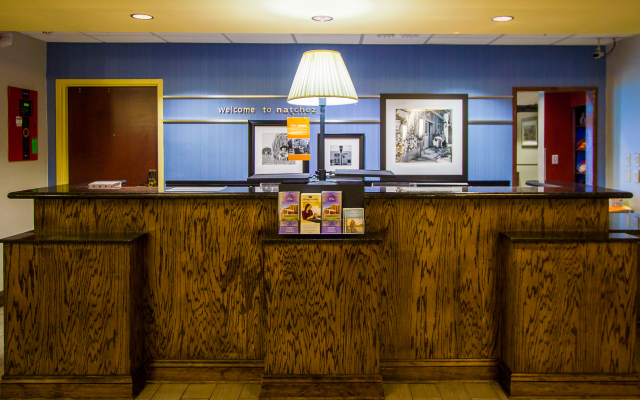 Hampton Inn & Suites Natchez