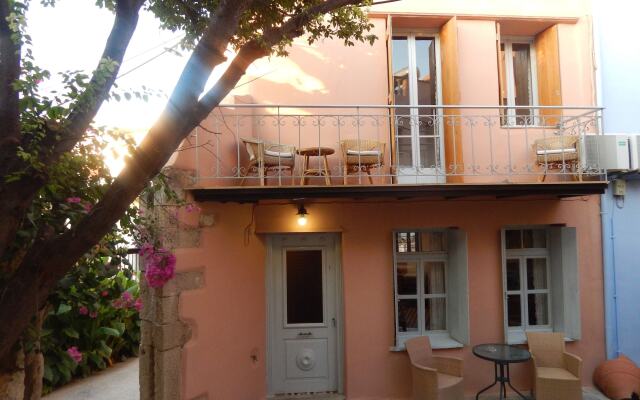 Kasteli Studios & Apartments
