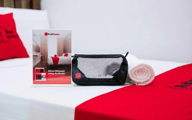 RedDoorz near Tugu Kujang Bogor