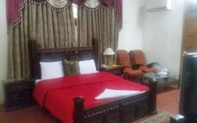 Hotel Orash Lodges