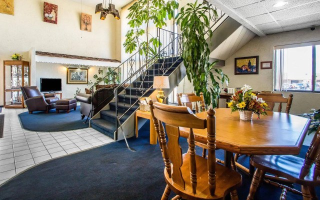 Econo Lodge La Crosse North