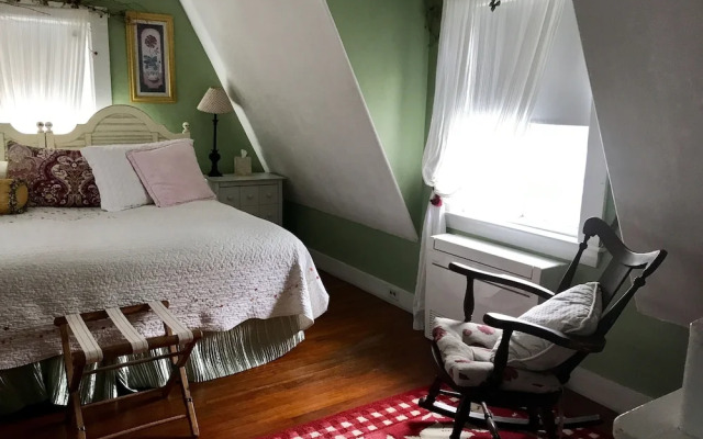 Monadnock Inn