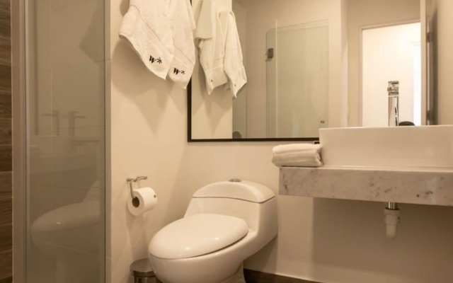w Modern 1BR With Balcony in San Isidro