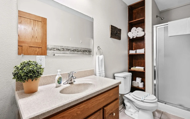 Mosinee Woodland Escape - Lower Suite
