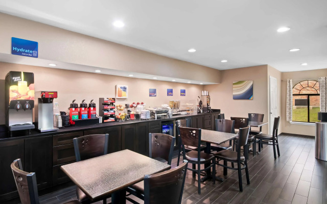 Best Western Cedar Inn