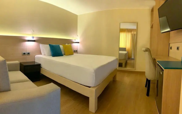 Acuario Hotel & Suites