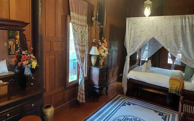 Ruenthai Ayutthaya Resort And Restaurant