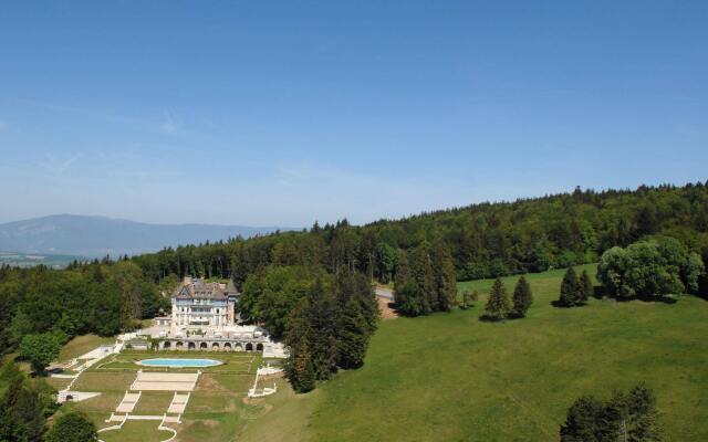 Relais & Châteaux Château des Avenieres