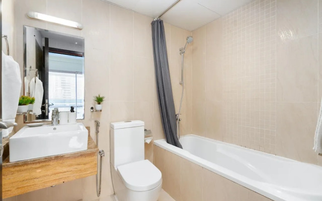 Whitesage - Gorgeous Apartment in JLT Near the Metro Station