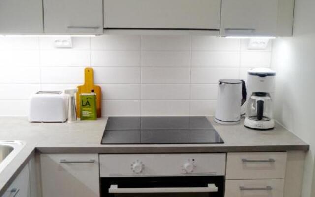 Studio in Trendy Kakola Hill area close to city center