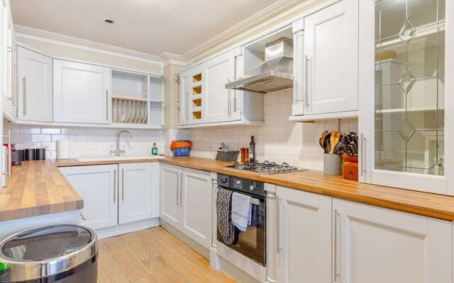 Gorgeous 2BD Garden Getaway, Victoria Park