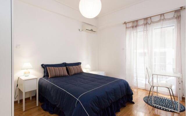 Lovely 2 Bedroom apt in Metaxourgio Center