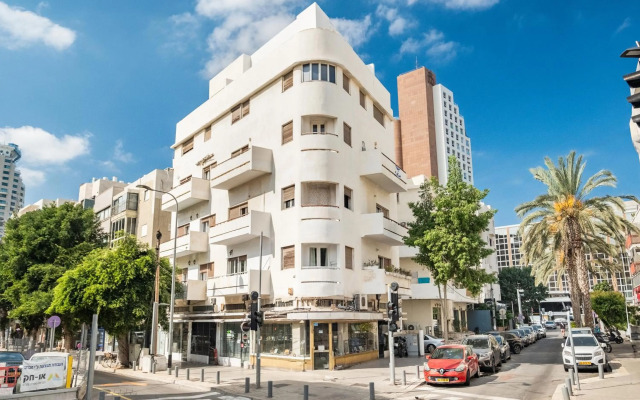 Premium 1BD apartment near the beach W/Balcony