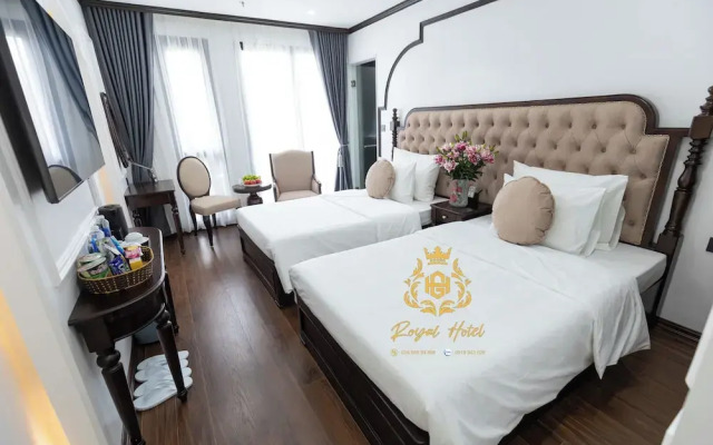 Royal Hotel Me Tri Ha