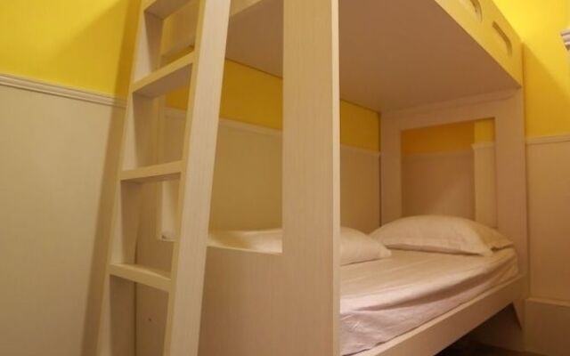 ColorZ Hostel