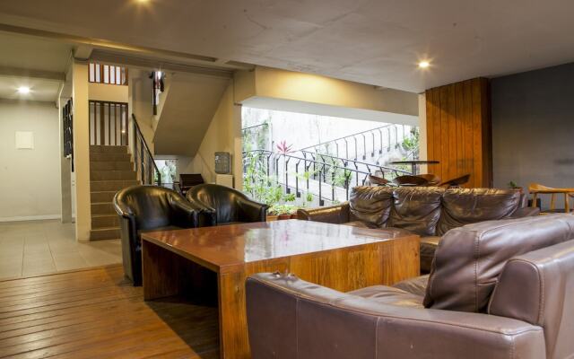 RedDoorz Plus near Asia Afrika 3