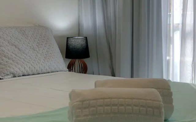 Sea View Praia de Iracema 2 Bedrooms 5 People 200mb Wifi By DM Apartments