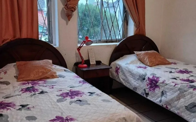 Hostal Almagro