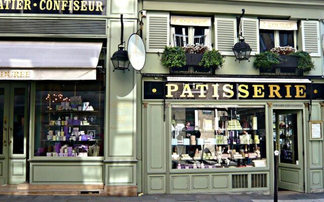 Saint-Germain des Prés Apartment 2