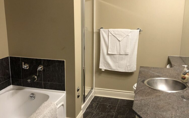 Canada Suites Yorkville