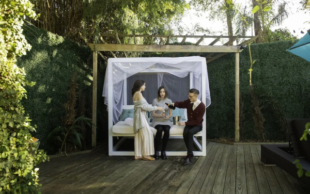 Amazing 4BR Celebrity Villa! Sleeps 8 by YouRent!