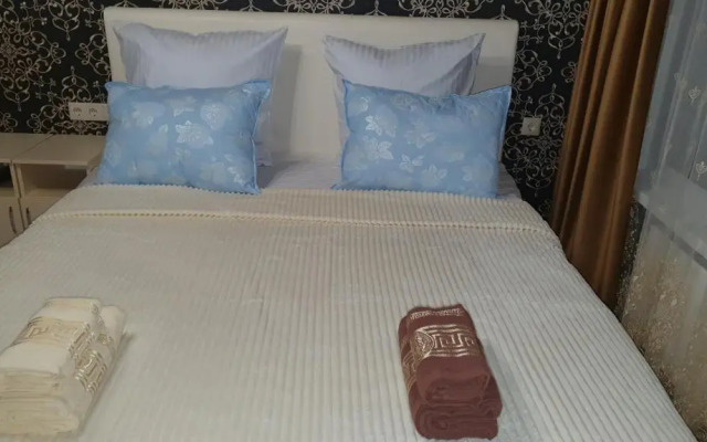 Hotel Uyut on Belovejskaya 57