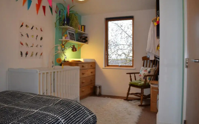 East London Riverside Apartment