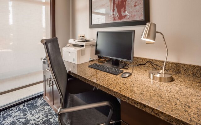 Comfort Inn & Suites