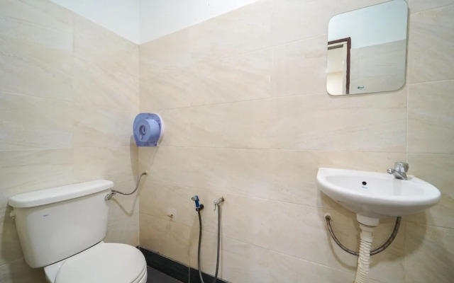 OYO 90011 MN Ferringhi Inn