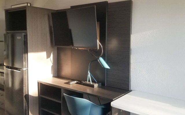 Studio 6 LaPlace, LA