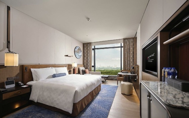 HUALUXE Nanjing Yangtze River by IHG — фото 4