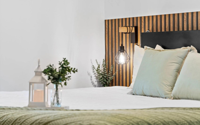 Instant Suites - Luxury 2 BR Suite in Canmore | Banff