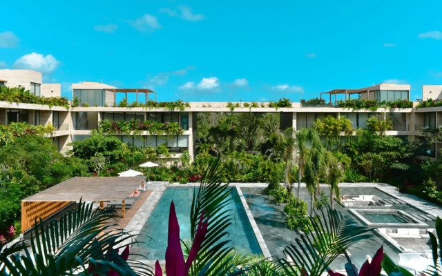 Immaculate Design Coupled With First-class Amenities Penthouse