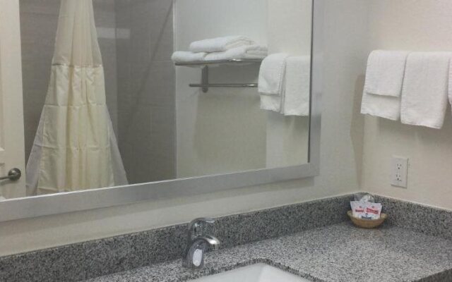 Scottish Inn & Suites