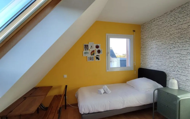 Pretty Family House Near the Beach